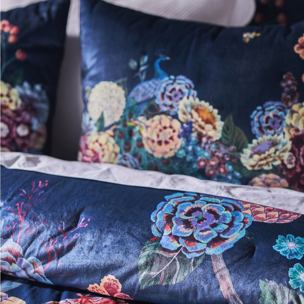 TWIN SIZE Odette Quilt plus shams